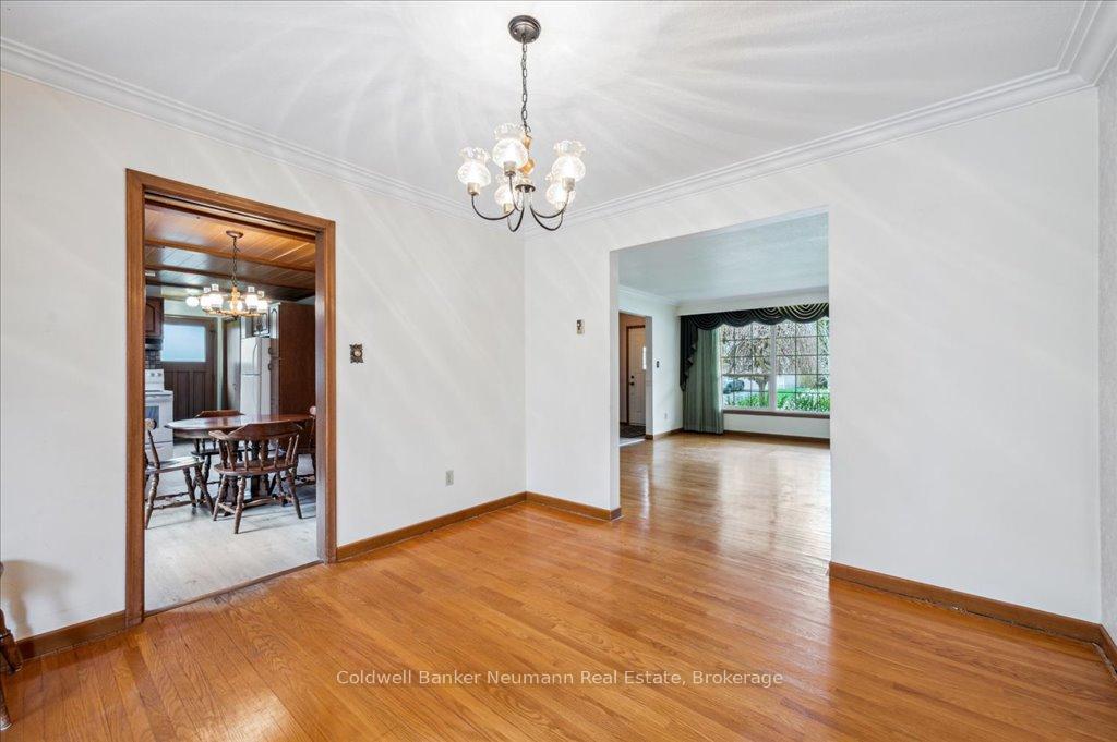 Photo 32 of 61 Applewood Crescent, Guelph, Junction/Onward Willow — HOMEH