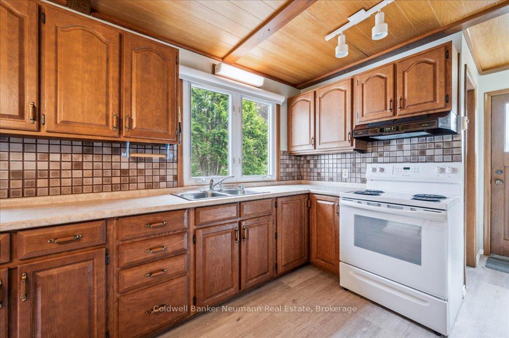 Photo 37 of 61 Applewood Crescent, Guelph, Junction/Onward Willow — HOMEH