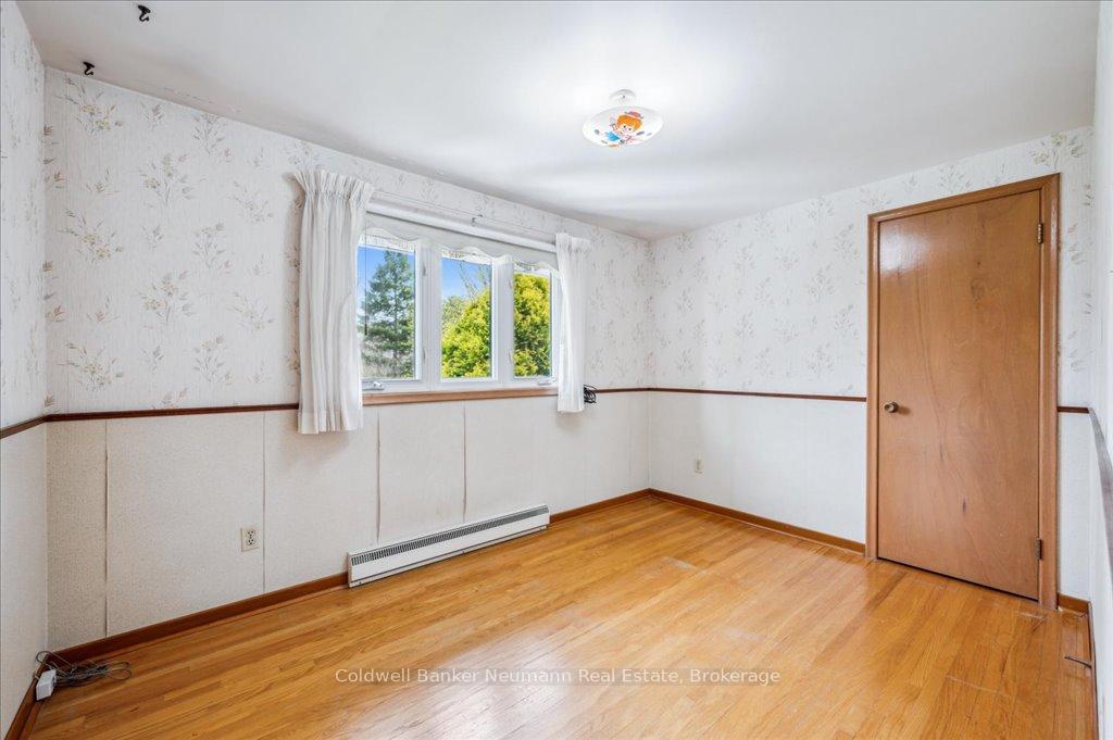 Photo 42 of 61 Applewood Crescent, Guelph, Junction/Onward Willow — HOMEH