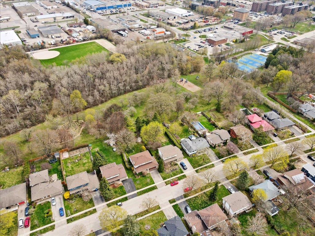 Photo 90 of 61 Applewood Crescent, Guelph, Junction/Onward Willow — HOMEH