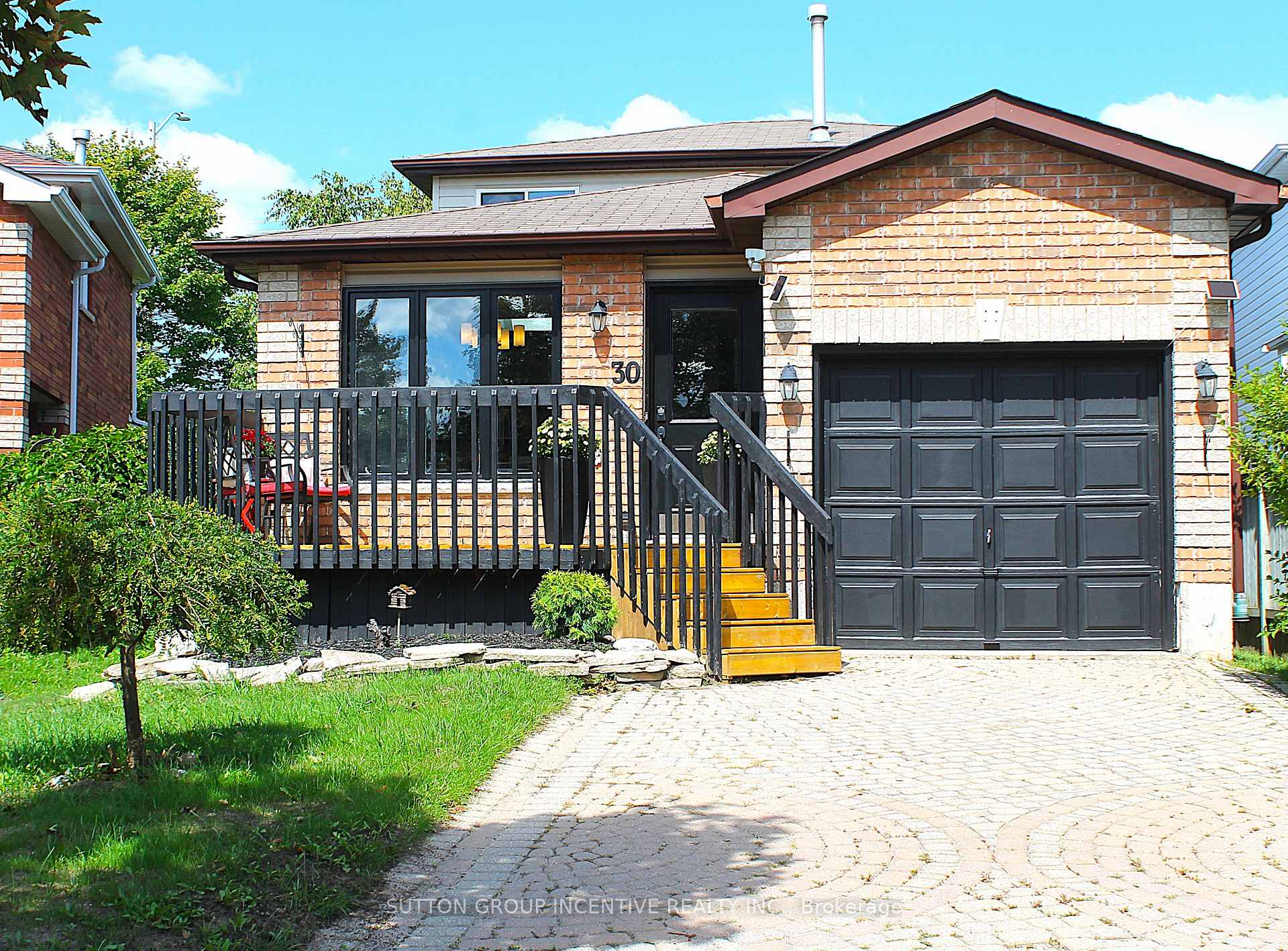 Photo 1 of 30 Assiniboine Drive, Barrie, Holly — HOMEH