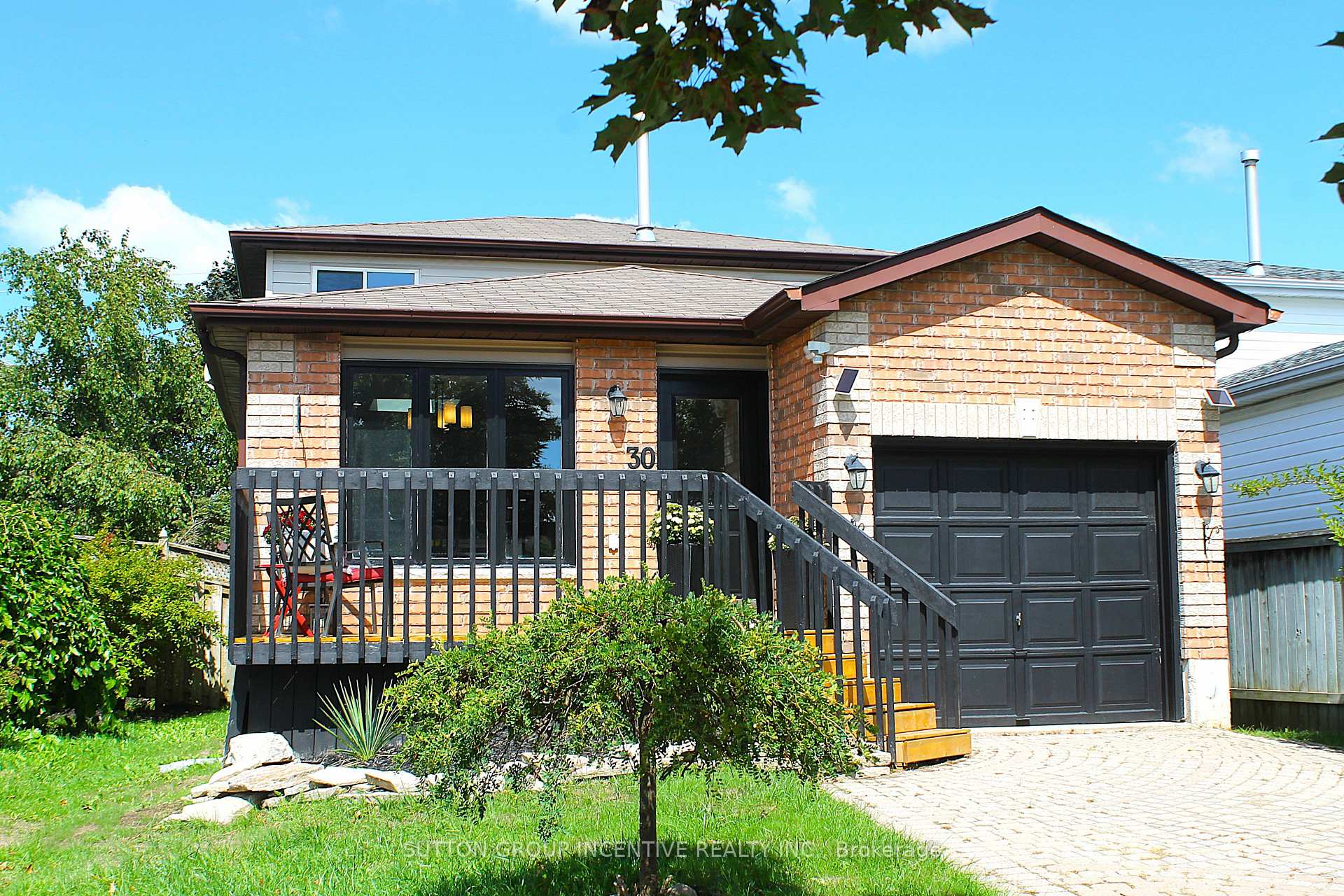 Photo 2 of 30 Assiniboine Drive, Barrie, Holly — HOMEH