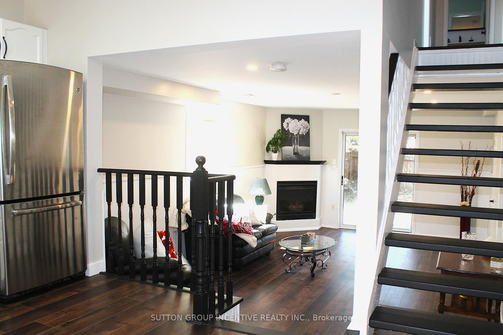 Photo 8 of 30 Assiniboine Drive, Barrie, Holly — HOMEH