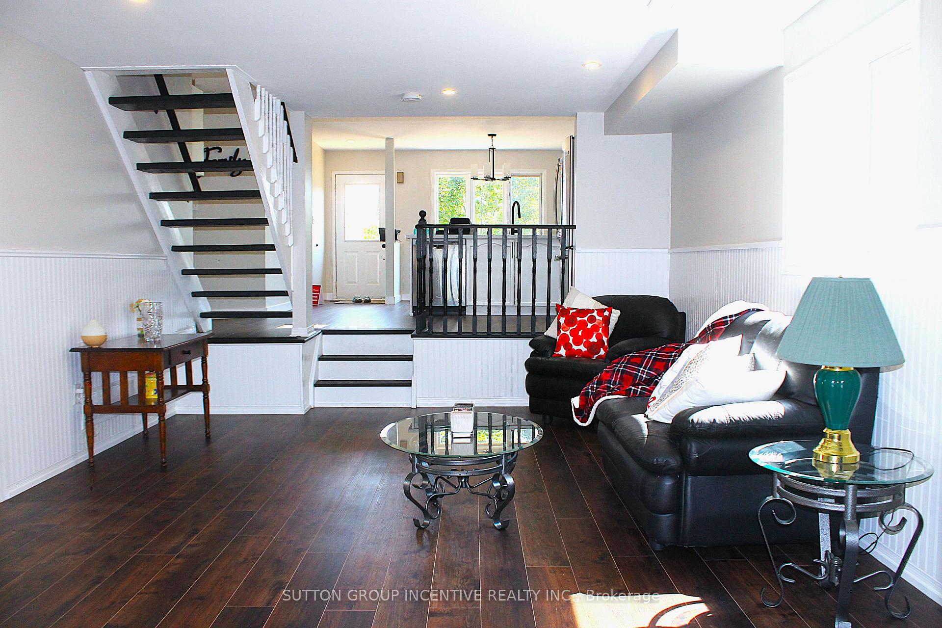 Photo 16 of 30 Assiniboine Drive, Barrie, Holly — HOMEH