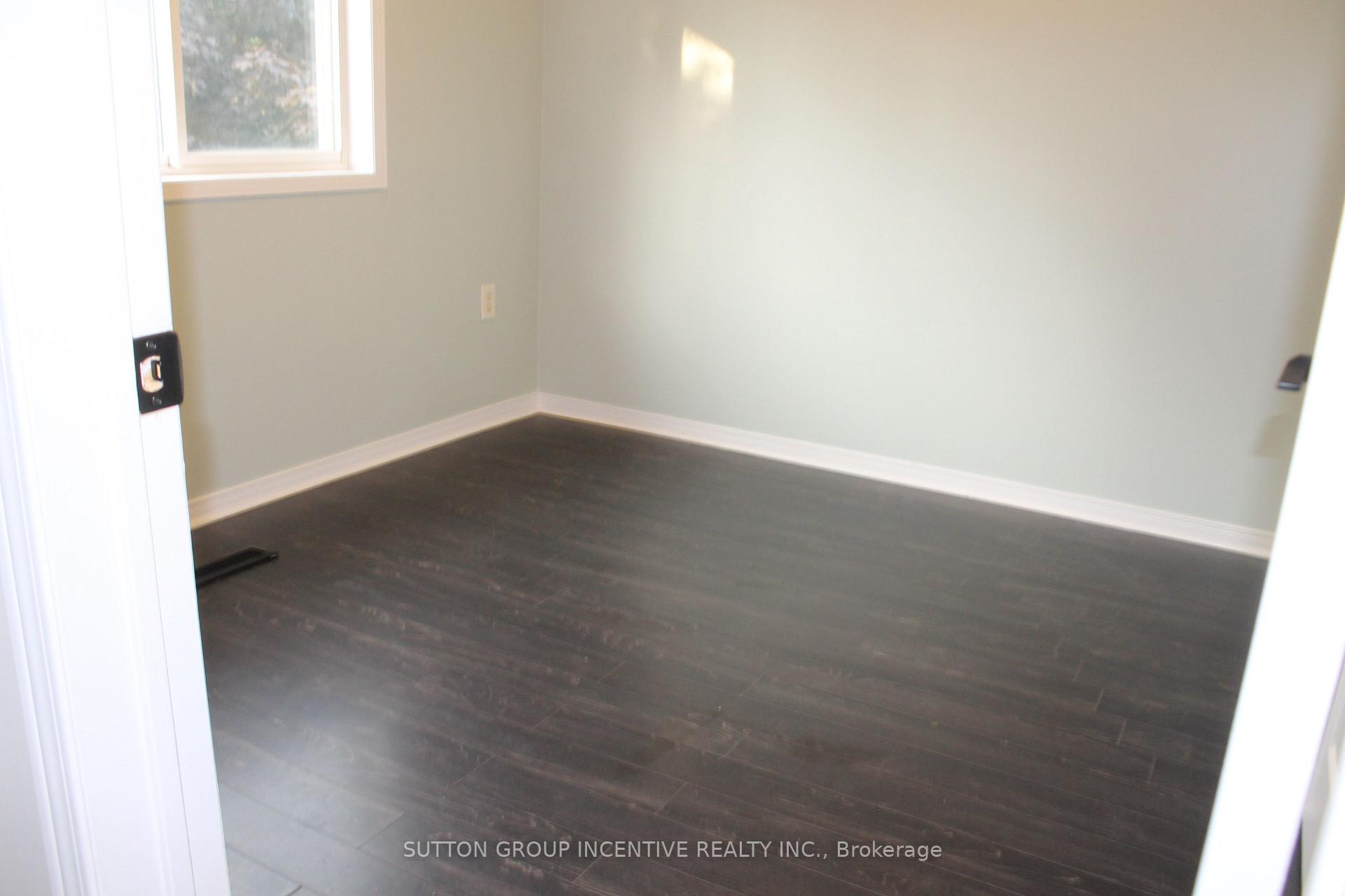 Photo 20 of 30 Assiniboine Drive, Barrie, Holly — HOMEH
