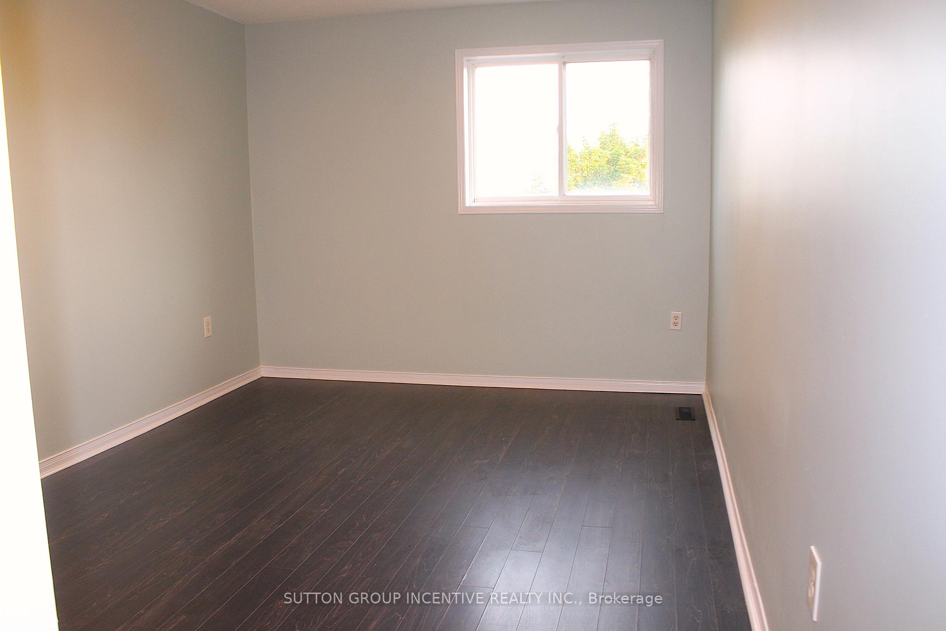 Photo 19 of 30 Assiniboine Drive, Barrie, Holly — HOMEH