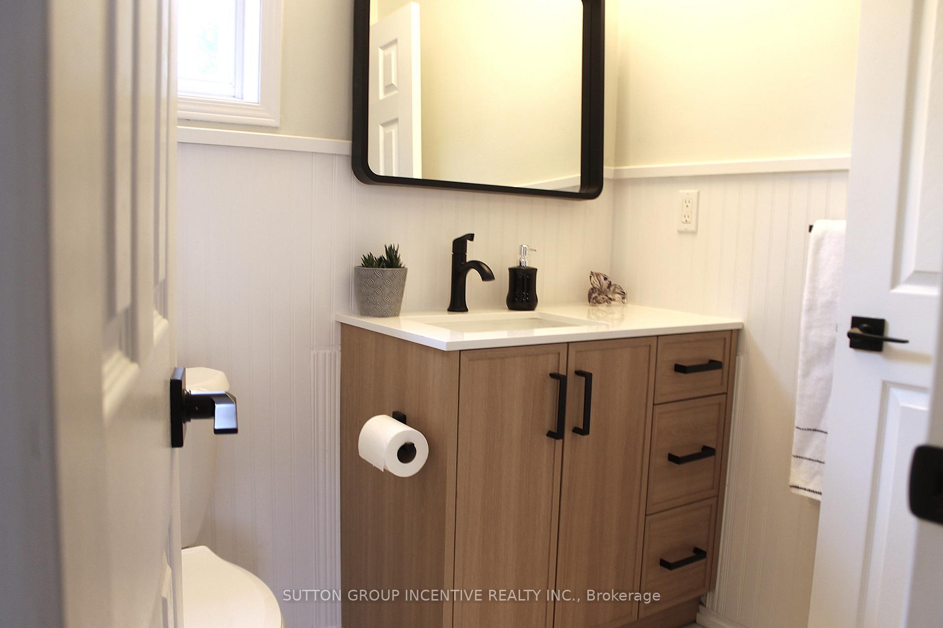 Photo 17 of 30 Assiniboine Drive, Barrie, Holly — HOMEH
