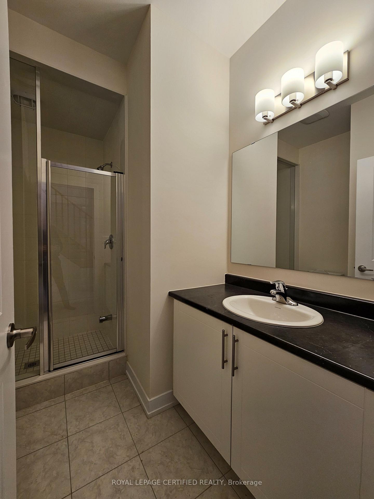 Photo 4 of 3094 Meadowridge Drive, Oakville, Joshua Meadows — HOMEH