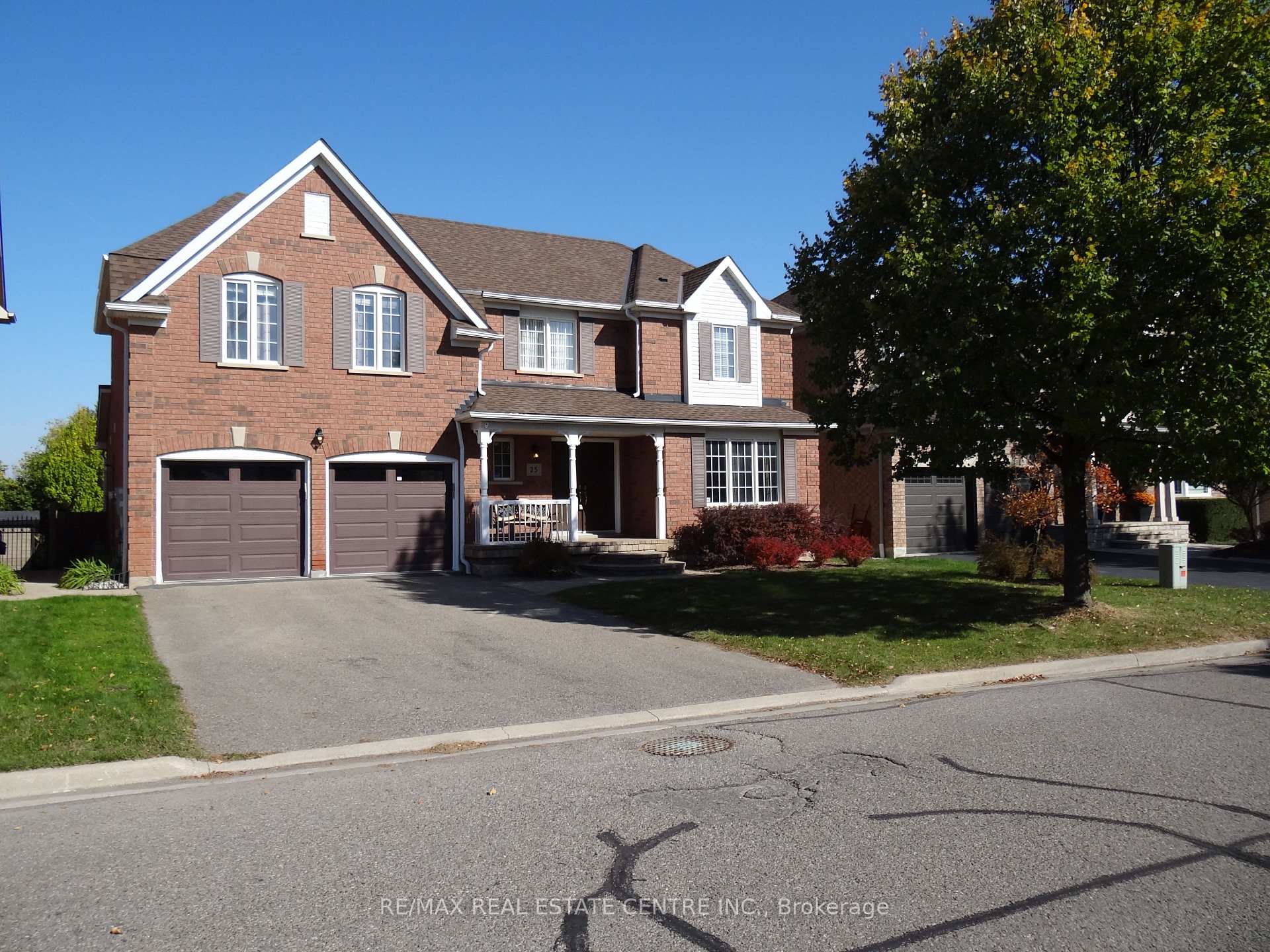 Photo 4 of 25 Grist Mill Drive, Halton Hills, Georgetown — HOMEH