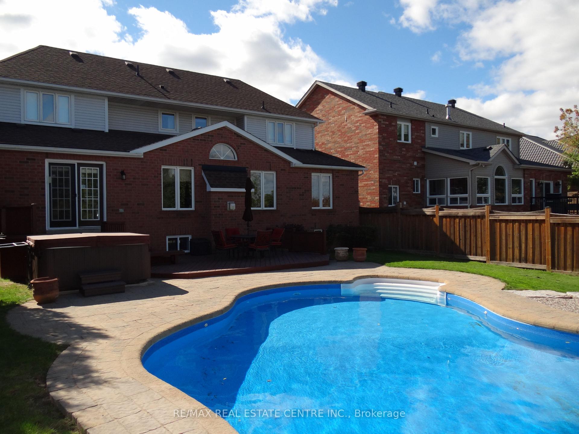 Photo 12 of 25 Grist Mill Drive, Halton Hills, Georgetown — HOMEH