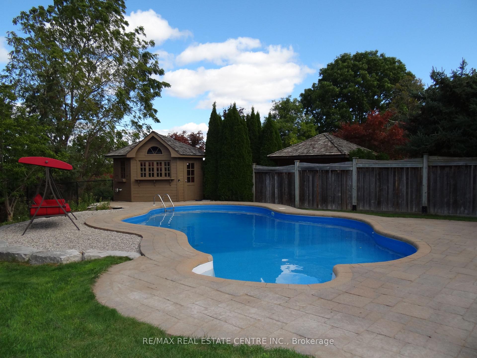 Photo 15 of 25 Grist Mill Drive, Halton Hills, Georgetown — HOMEH