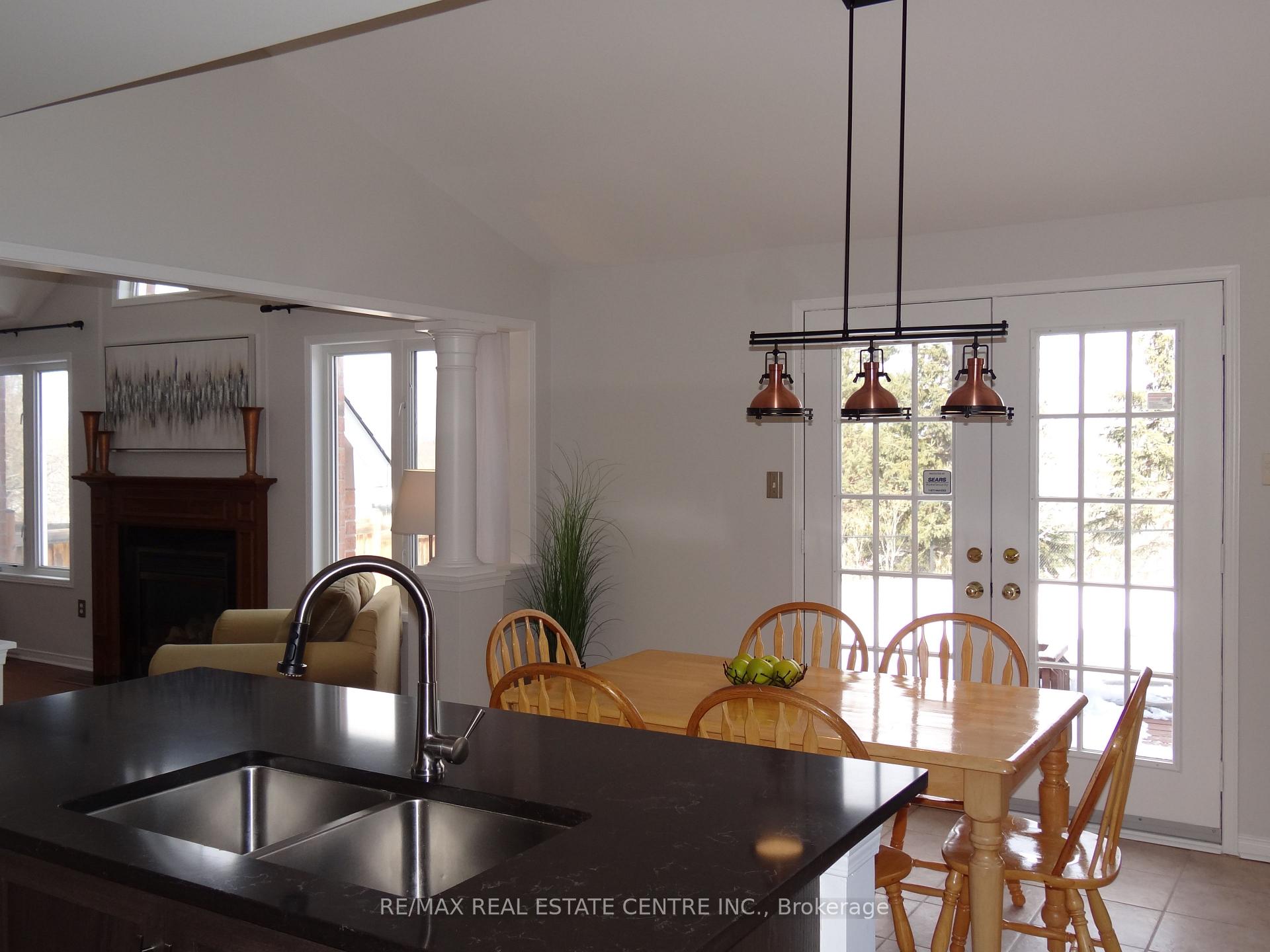 Photo 20 of 25 Grist Mill Drive, Halton Hills, Georgetown — HOMEH