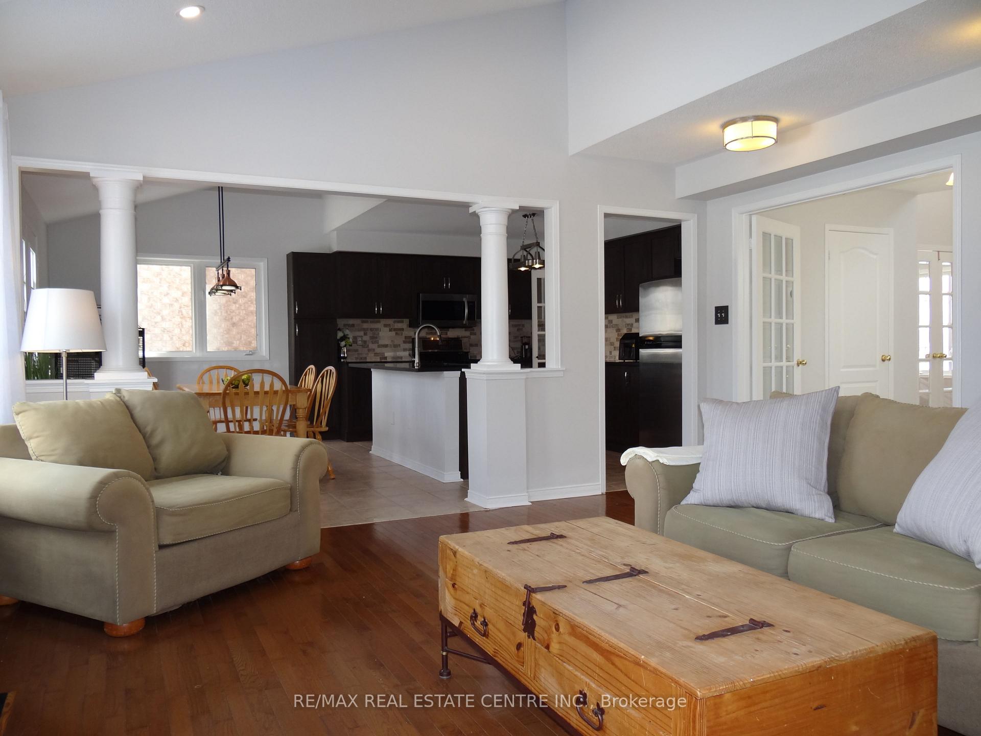 Photo 23 of 25 Grist Mill Drive, Halton Hills, Georgetown — HOMEH