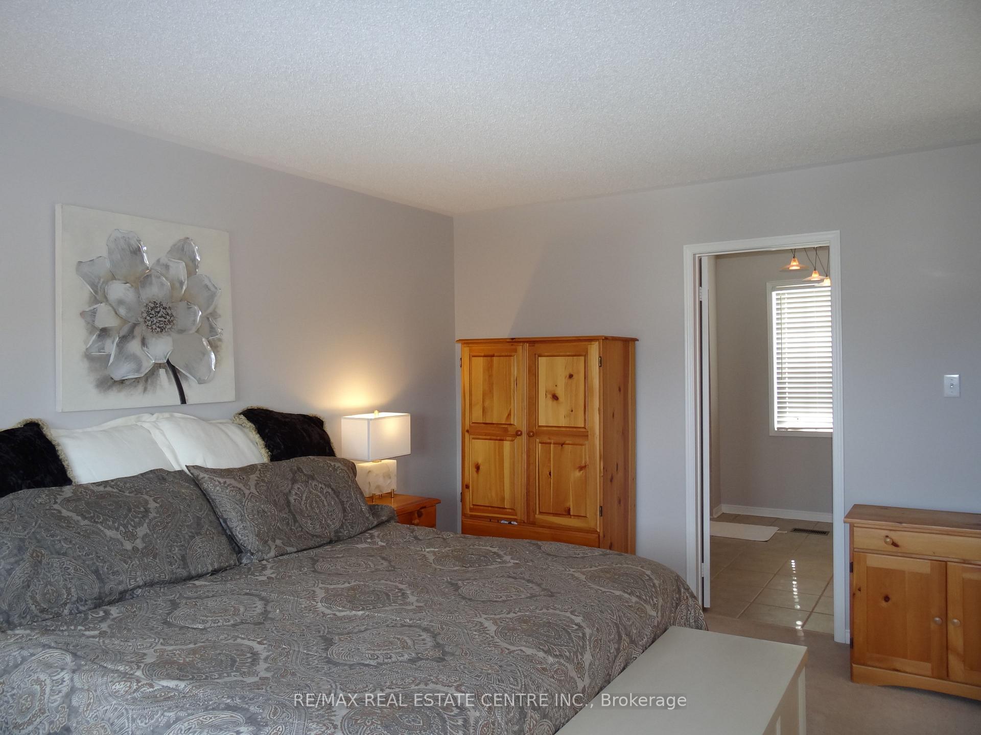 Photo 33 of 25 Grist Mill Drive, Halton Hills, Georgetown — HOMEH