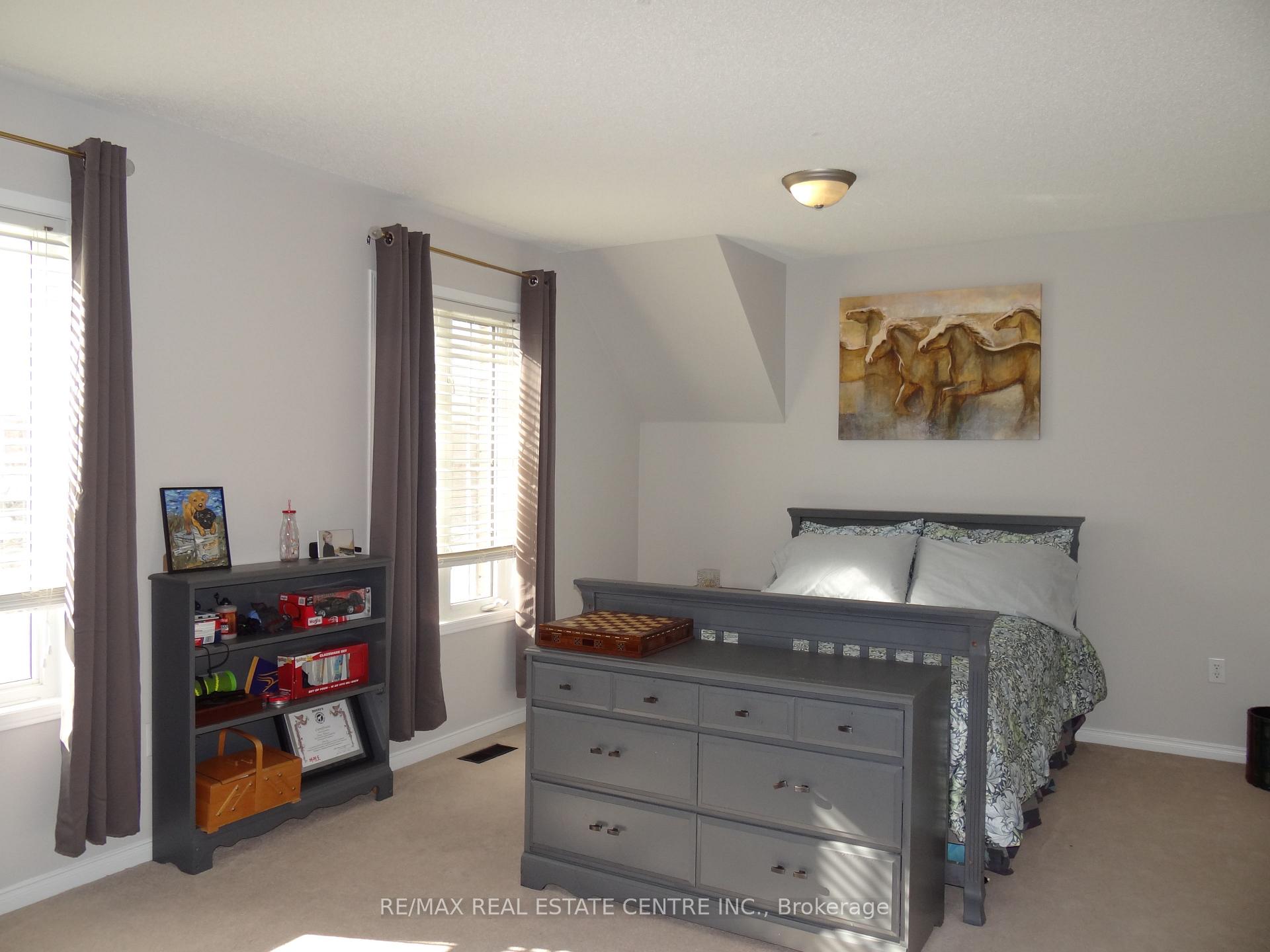 Photo 39 of 25 Grist Mill Drive, Halton Hills, Georgetown — HOMEH