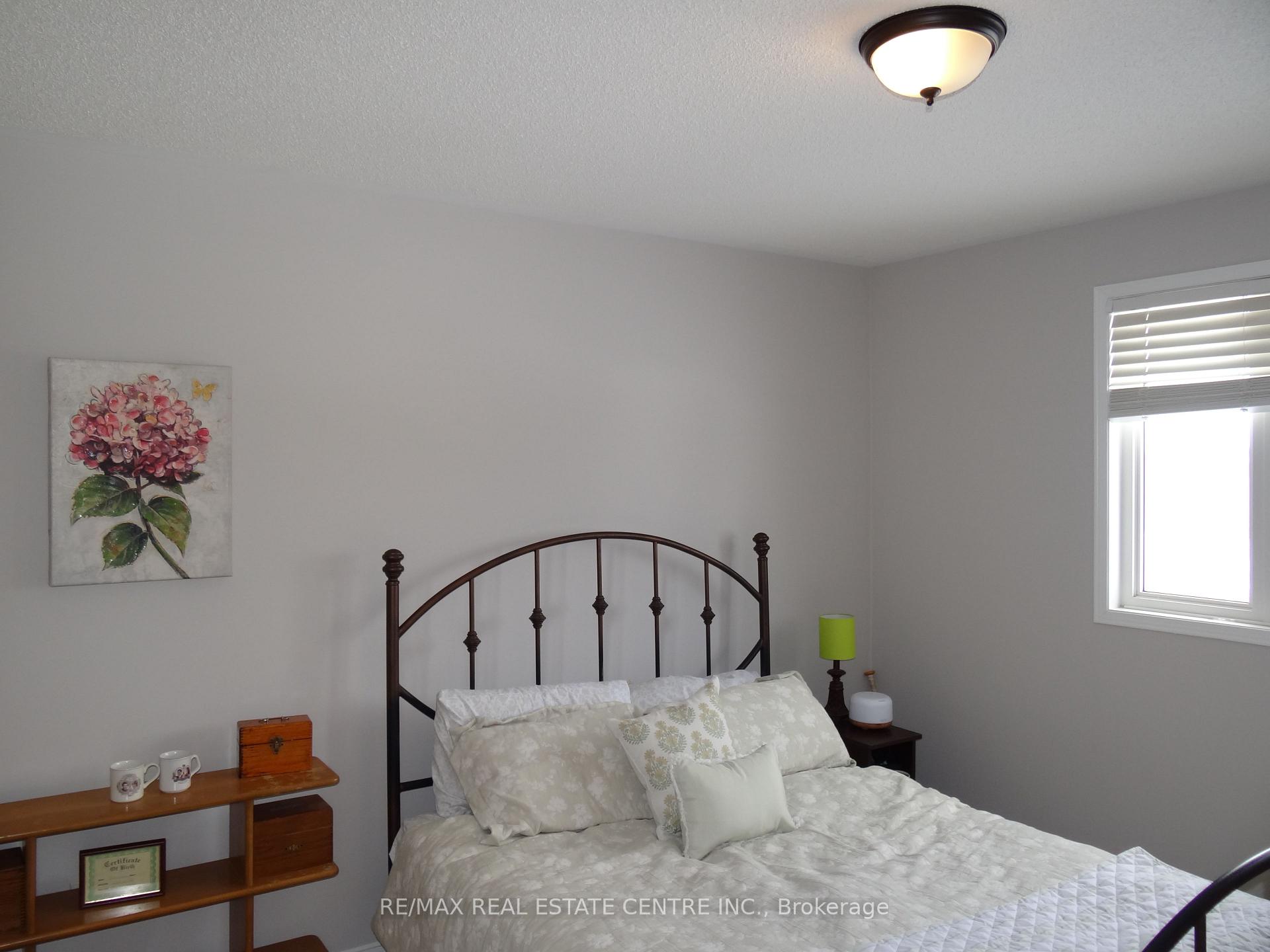 Photo 41 of 25 Grist Mill Drive, Halton Hills, Georgetown — HOMEH