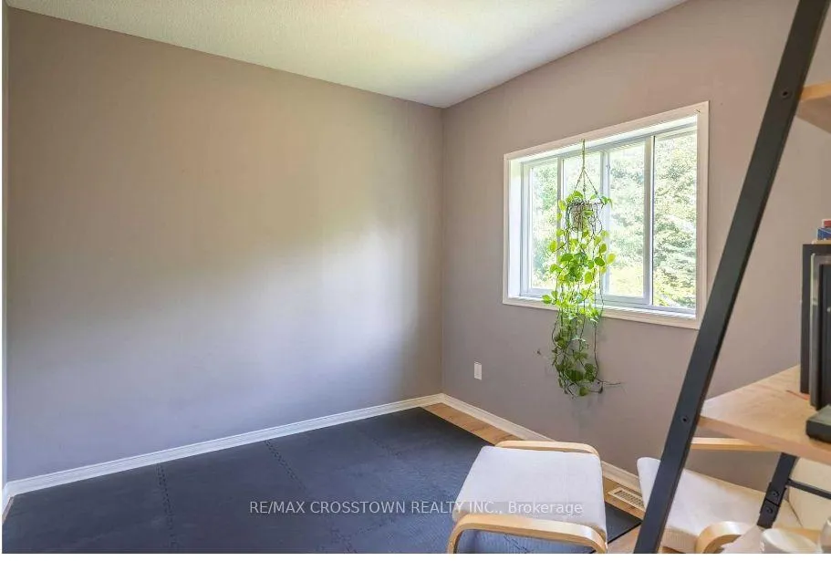 Photo 4 of Unit Main, 34 Willow Drive, Barrie, Holly — HOMEH
