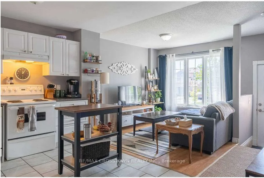 Photo 8 of Unit Main, 34 Willow Drive, Barrie, Holly — HOMEH