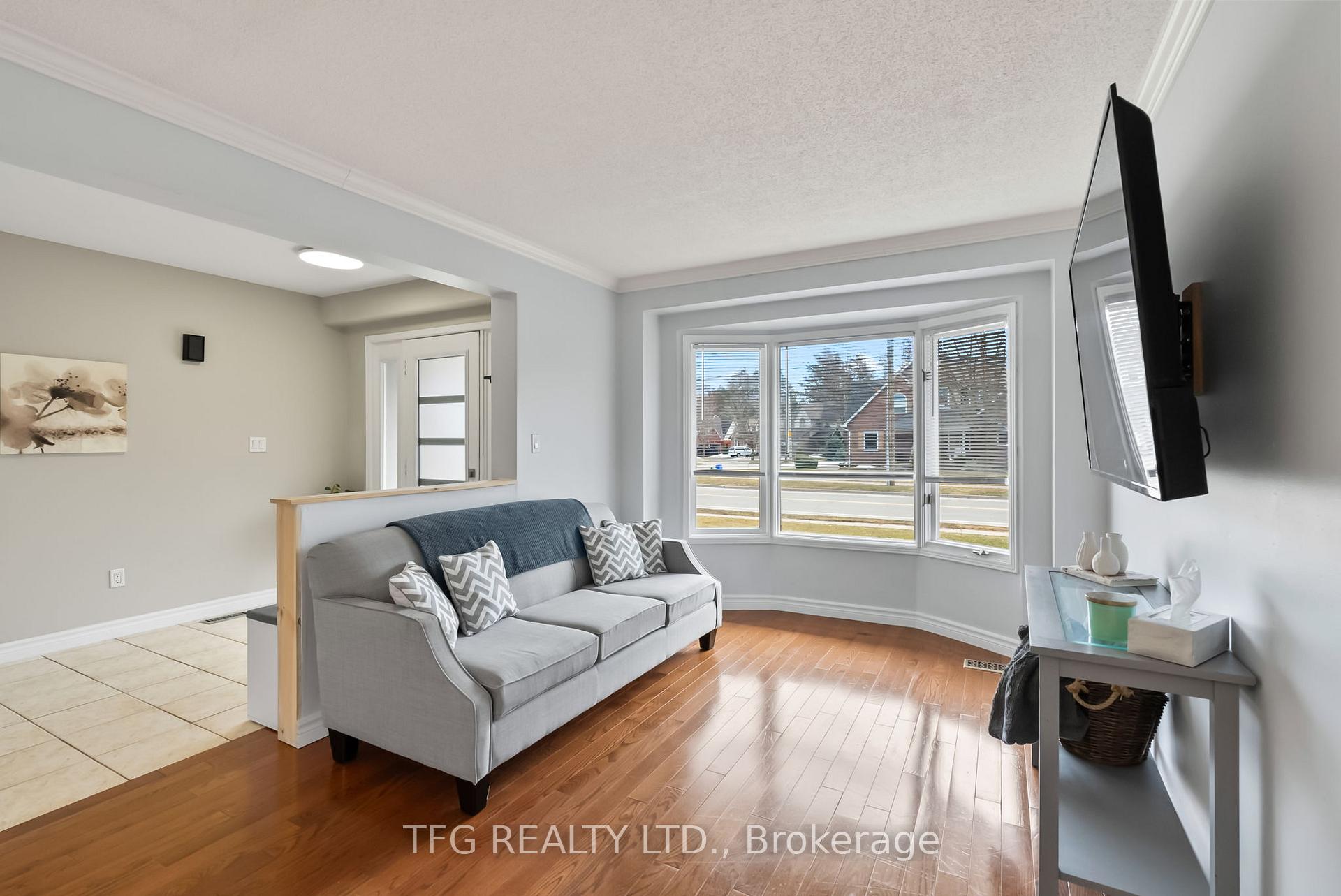 Photo 5 of 2 Goldpine Avenue, Clarington, Courtice — HOMEH