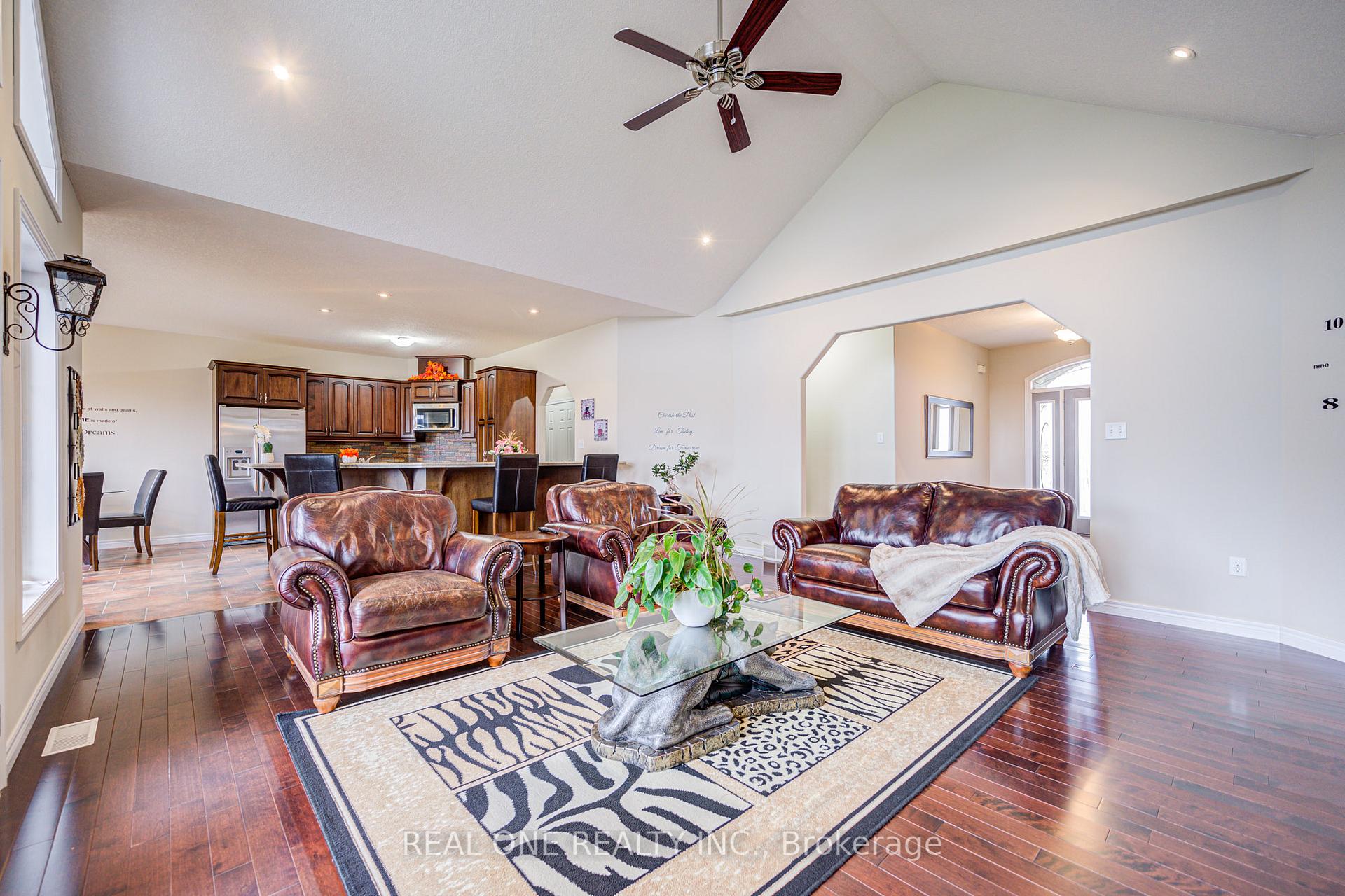 Photo 12 of 492 Scenic Drive, Brant, South Dumfries — HOMEH