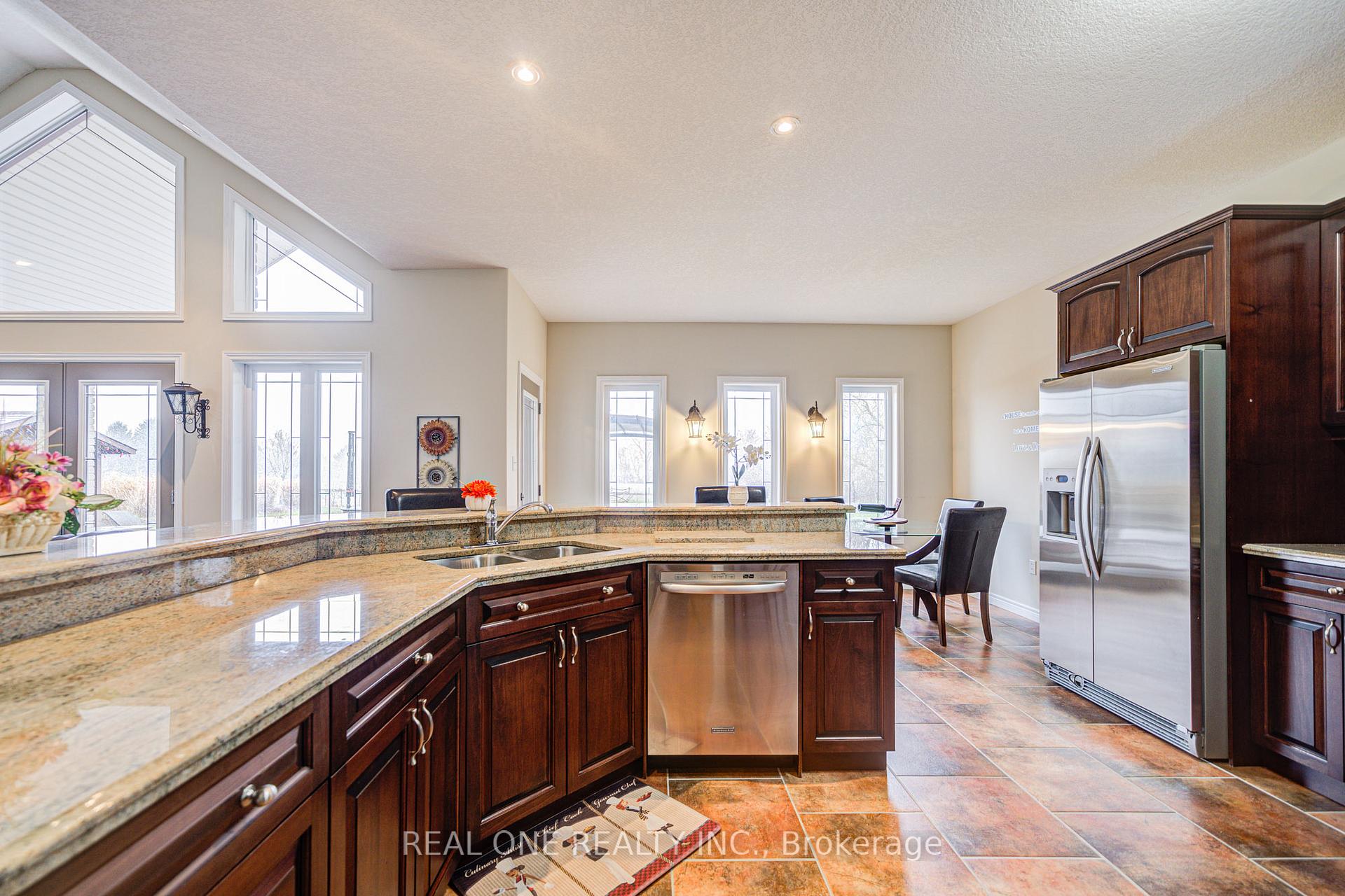 Photo 17 of 492 Scenic Drive, Brant, South Dumfries — HOMEH