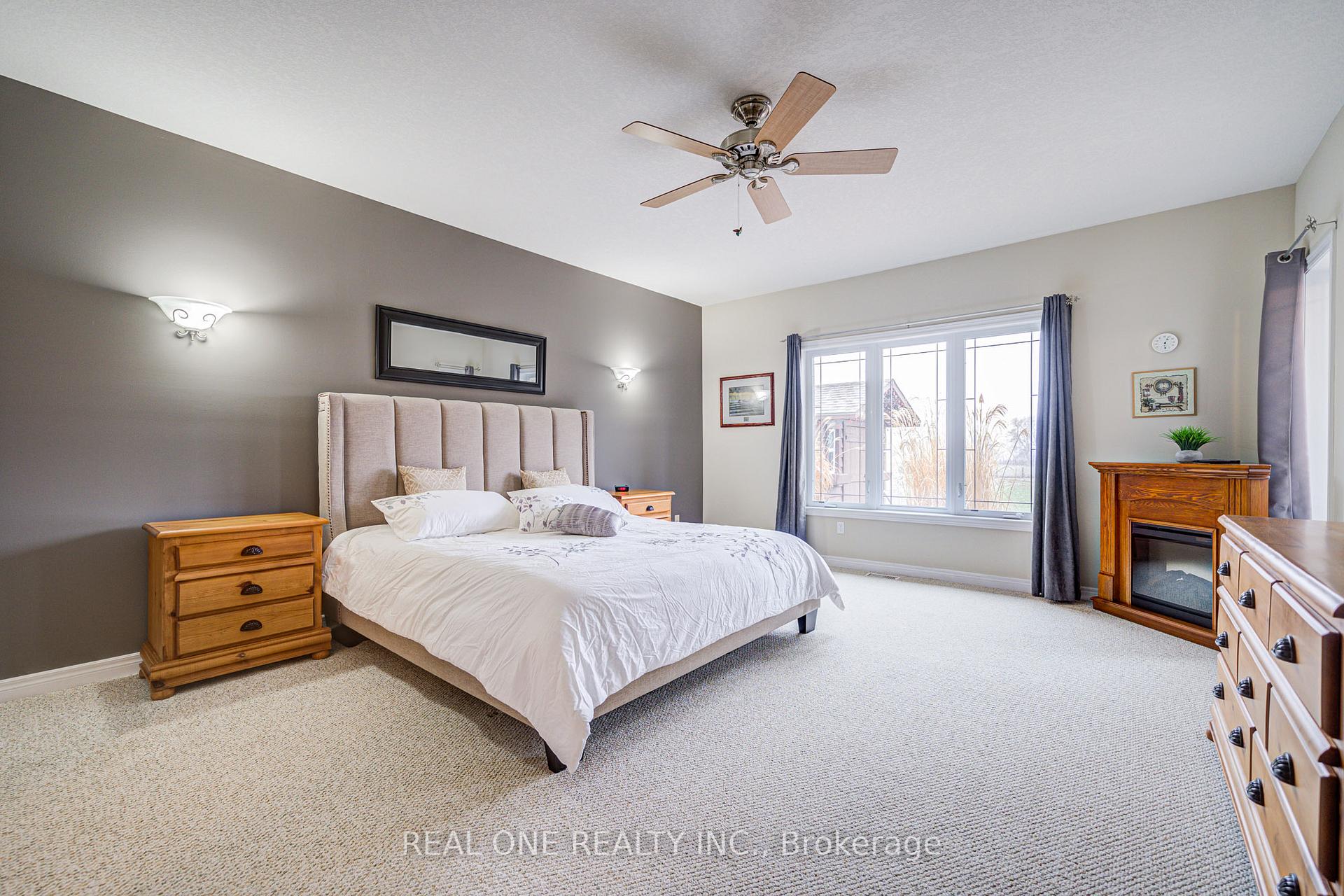 Photo 19 of 492 Scenic Drive, Brant, South Dumfries — HOMEH