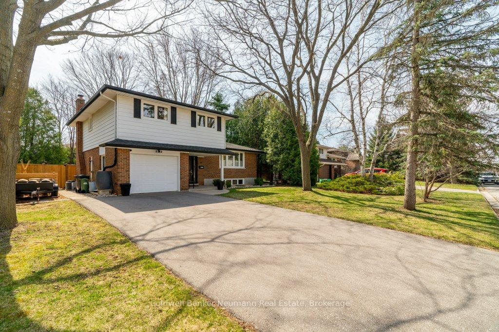 Photo 2 of 44 Hickory Street, Guelph, Kortright West — HOMEH