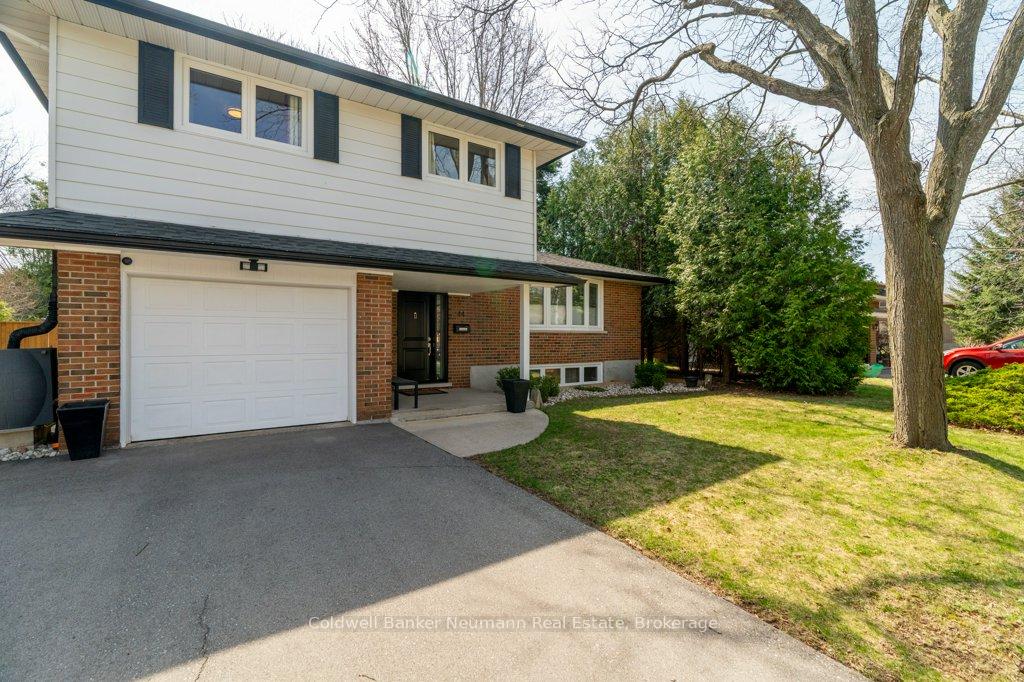 Photo 3 of 44 Hickory Street, Guelph, Kortright West — HOMEH