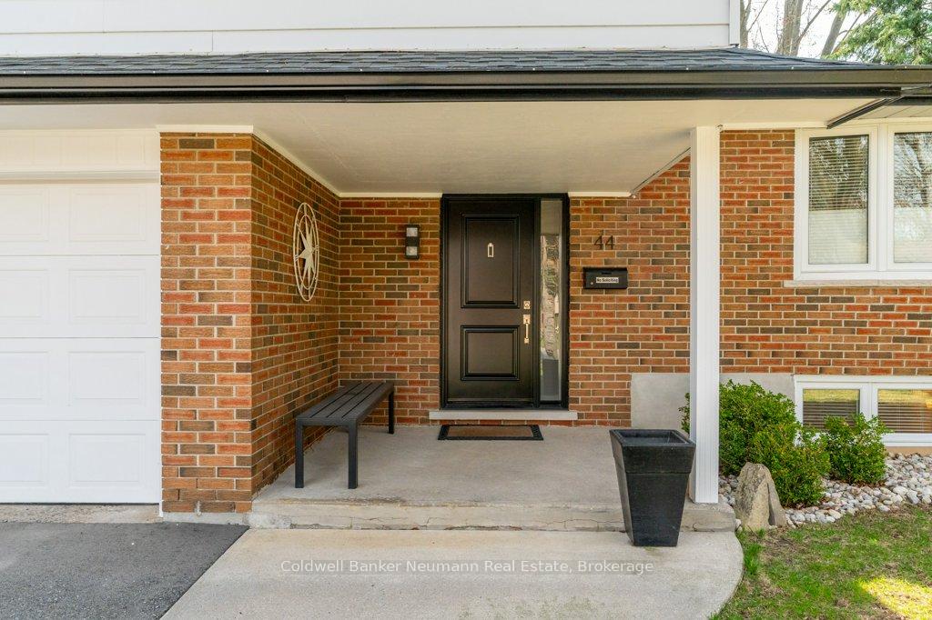 Photo 4 of 44 Hickory Street, Guelph, Kortright West — HOMEH