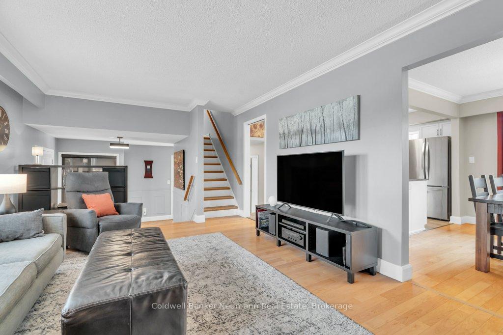 Photo 10 of 44 Hickory Street, Guelph, Kortright West — HOMEH