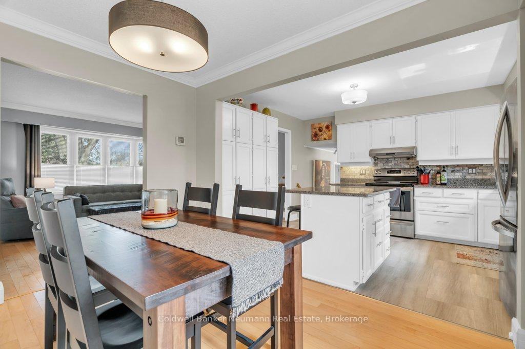 Photo 13 of 44 Hickory Street, Guelph, Kortright West — HOMEH
