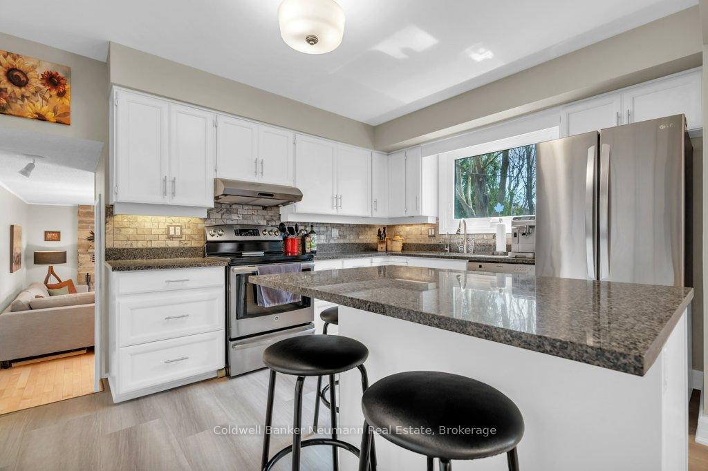 Photo 14 of 44 Hickory Street, Guelph, Kortright West — HOMEH