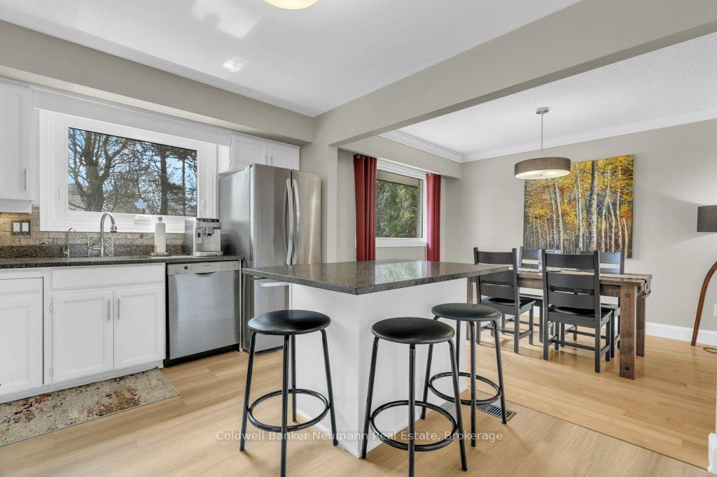Photo 15 of 44 Hickory Street, Guelph, Kortright West — HOMEH