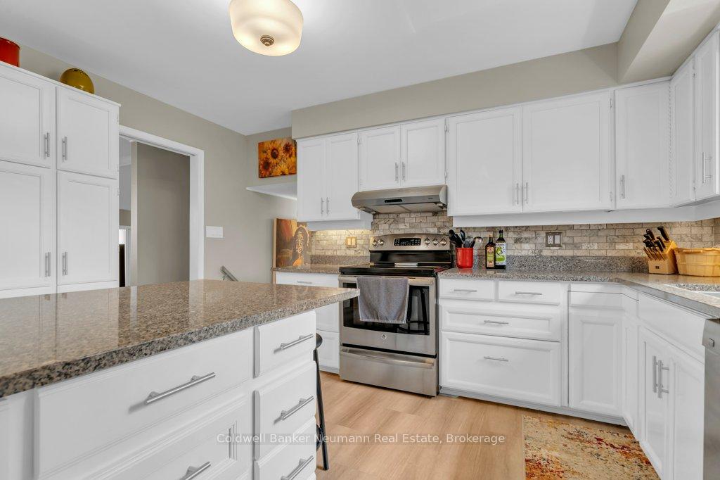 Photo 16 of 44 Hickory Street, Guelph, Kortright West — HOMEH