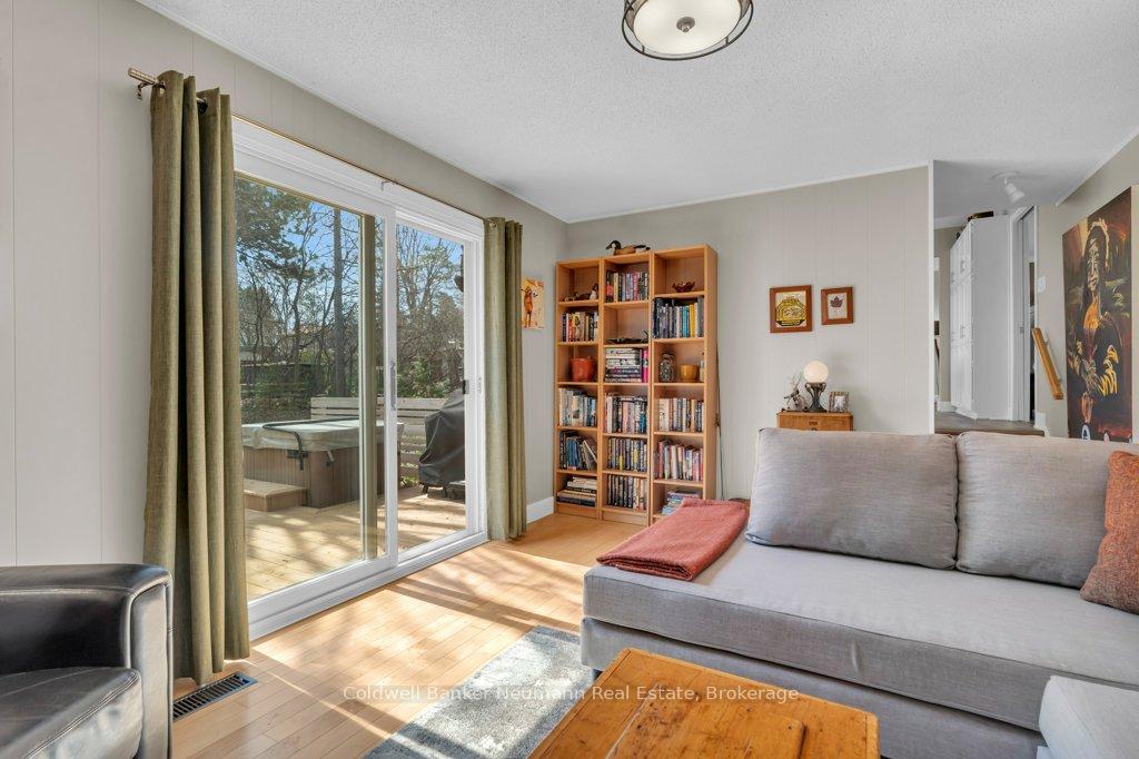 Photo 20 of 44 Hickory Street, Guelph, Kortright West — HOMEH