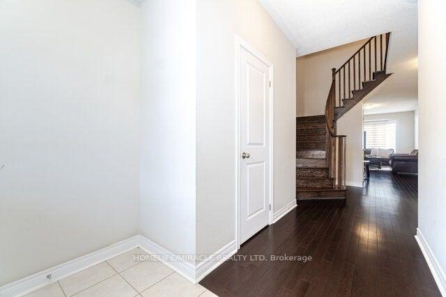 Photo 3 of 117 Finegan Circle, Brampton, Northwest Brampton — HOMEH