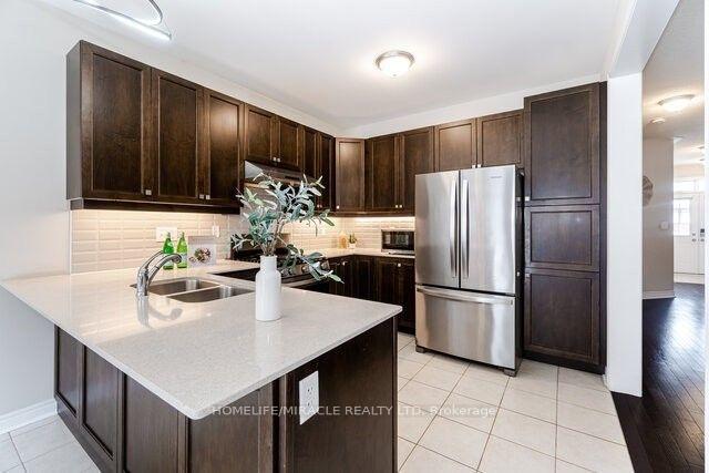 Photo 6 of 117 Finegan Circle, Brampton, Northwest Brampton — HOMEH
