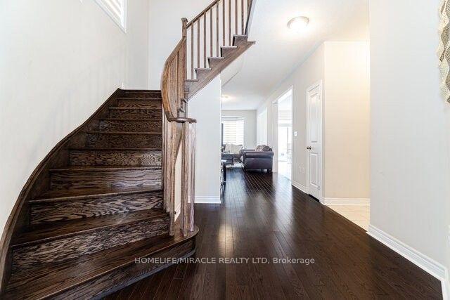 Photo 7 of 117 Finegan Circle, Brampton, Northwest Brampton — HOMEH