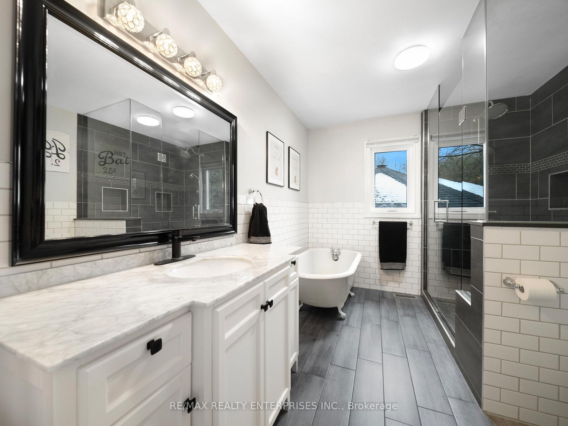 Photo 17 of 35 Wasslow Avenue, Georgina, Pefferlaw — HOMEH