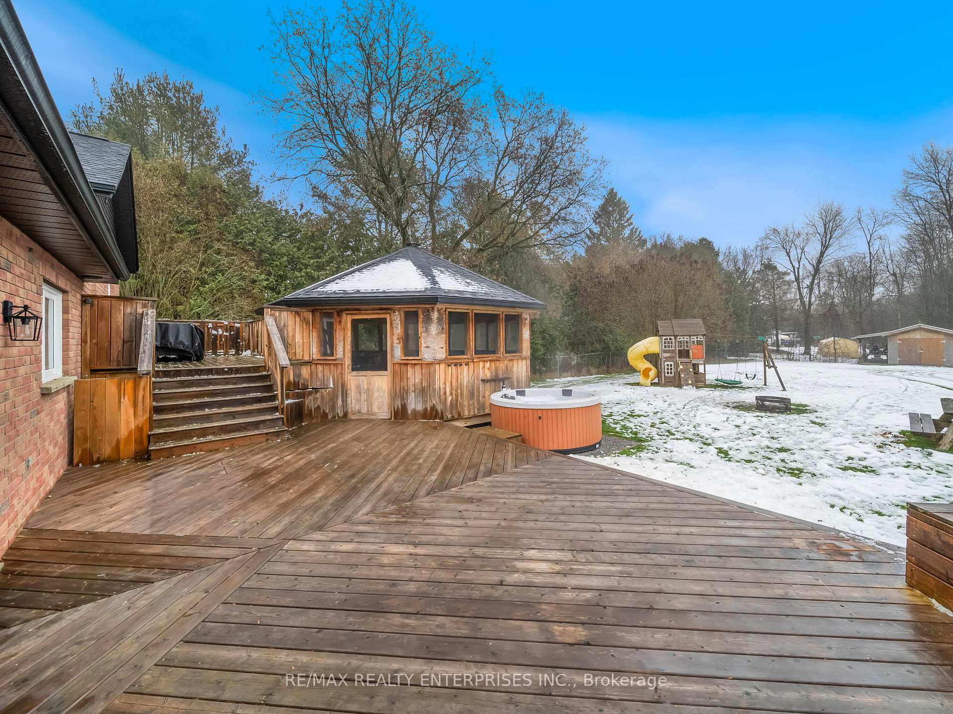 Photo 26 of 35 Wasslow Avenue, Georgina, Pefferlaw — HOMEH