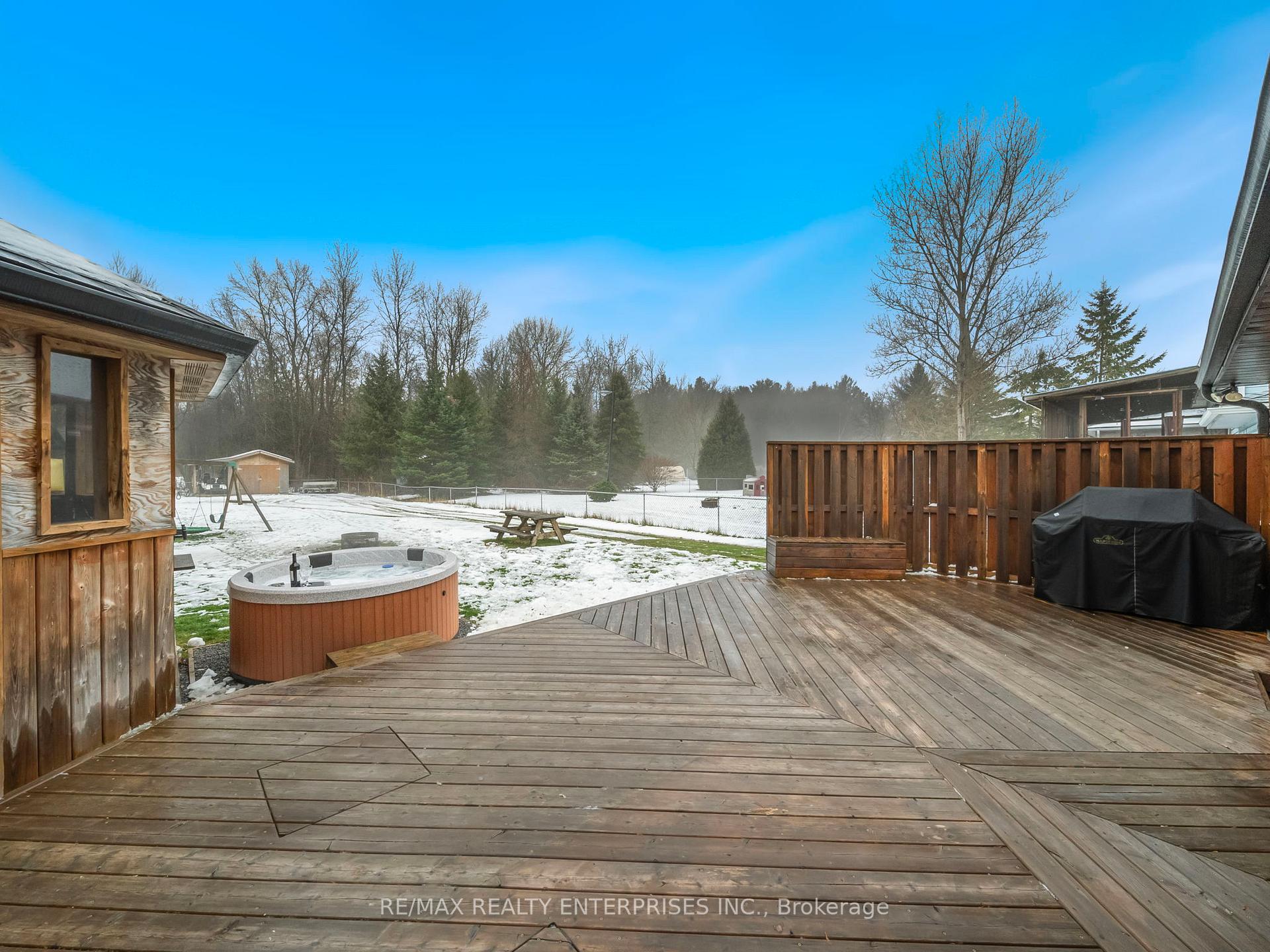 Photo 30 of 35 Wasslow Avenue, Georgina, Pefferlaw — HOMEH