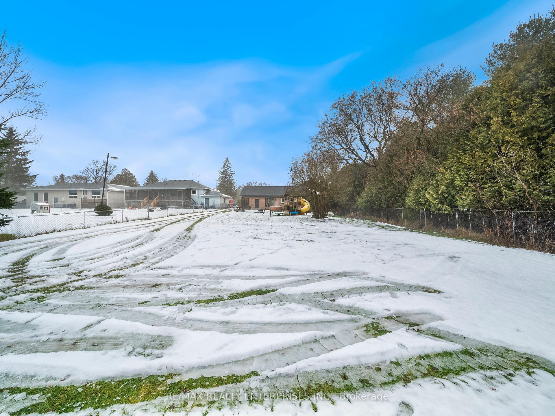 Photo 34 of 35 Wasslow Avenue, Georgina, Pefferlaw — HOMEH