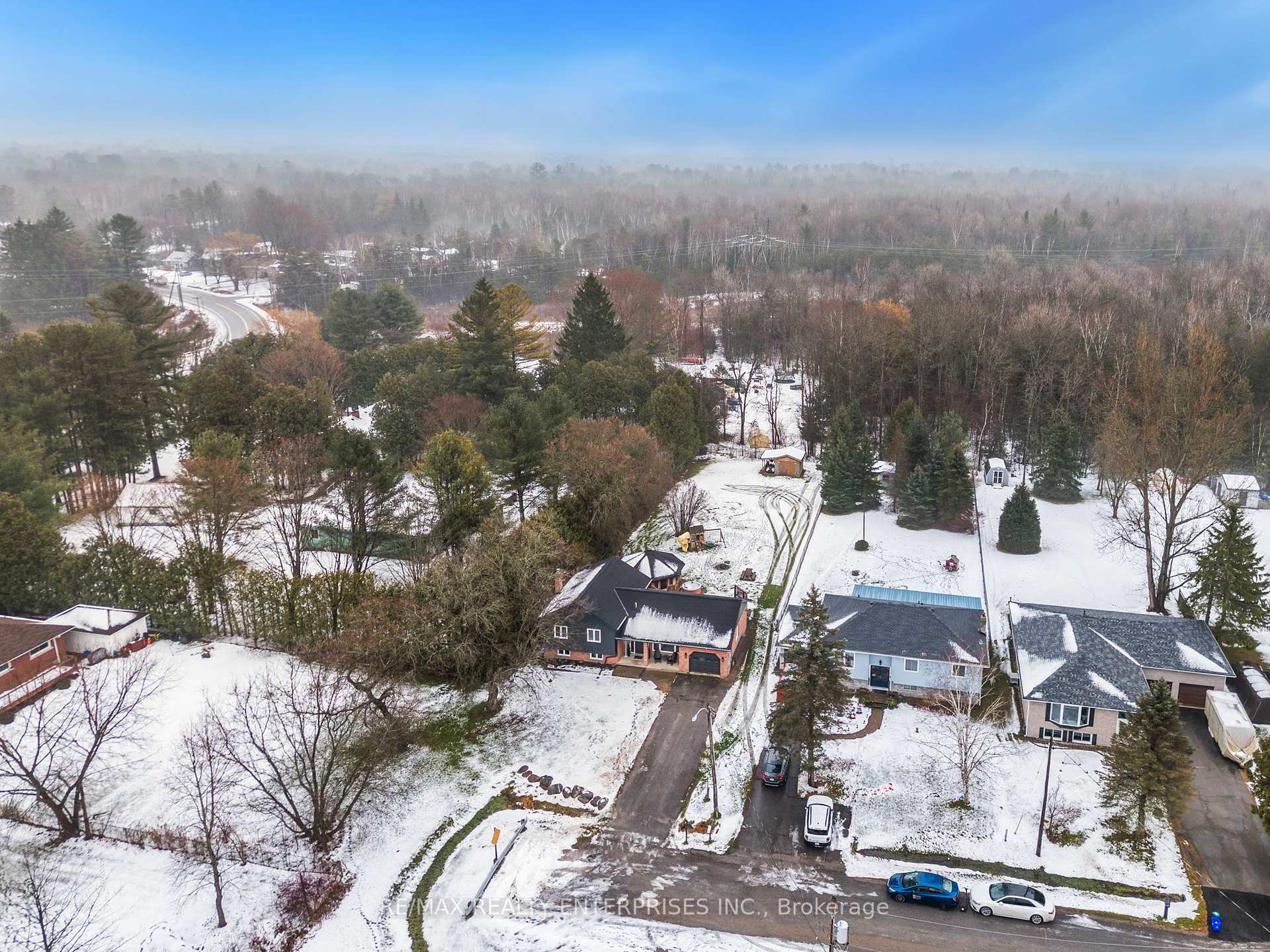 Photo 36 of 35 Wasslow Avenue, Georgina, Pefferlaw — HOMEH