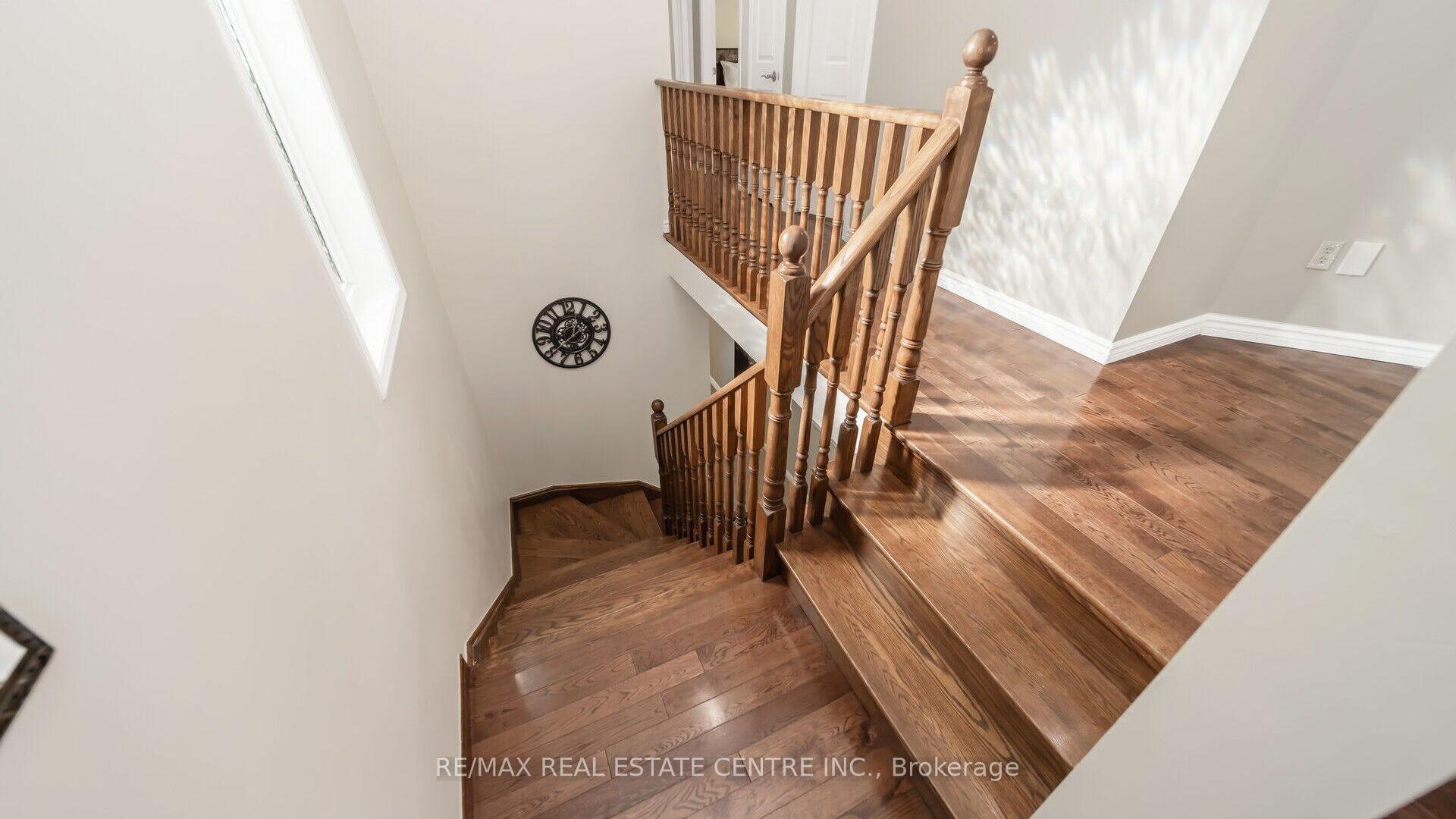 Photo 17 of 4 Chetholme Place, Halton Hills, Georgetown — HOMEH