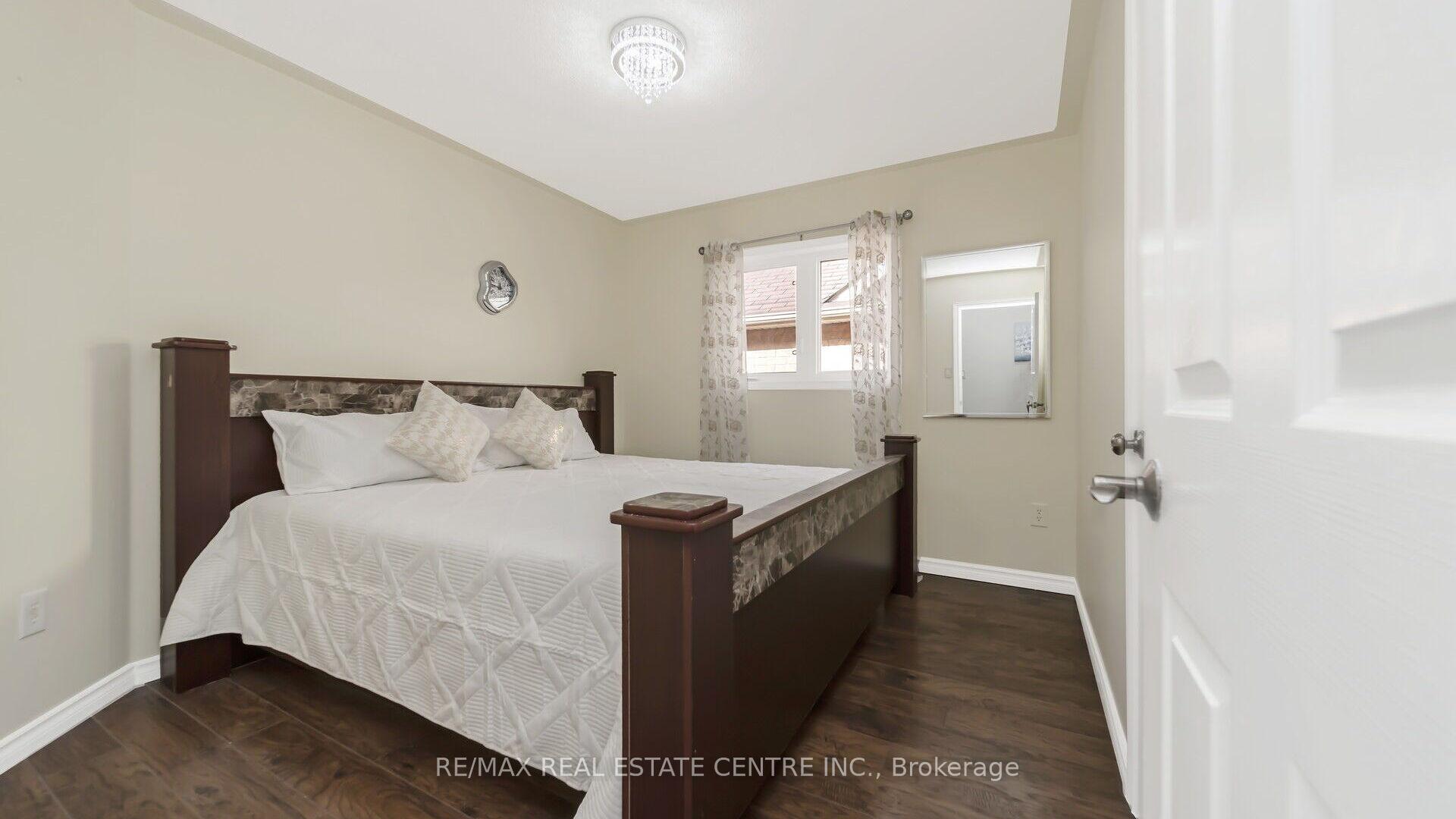 Photo 23 of 4 Chetholme Place, Halton Hills, Georgetown — HOMEH