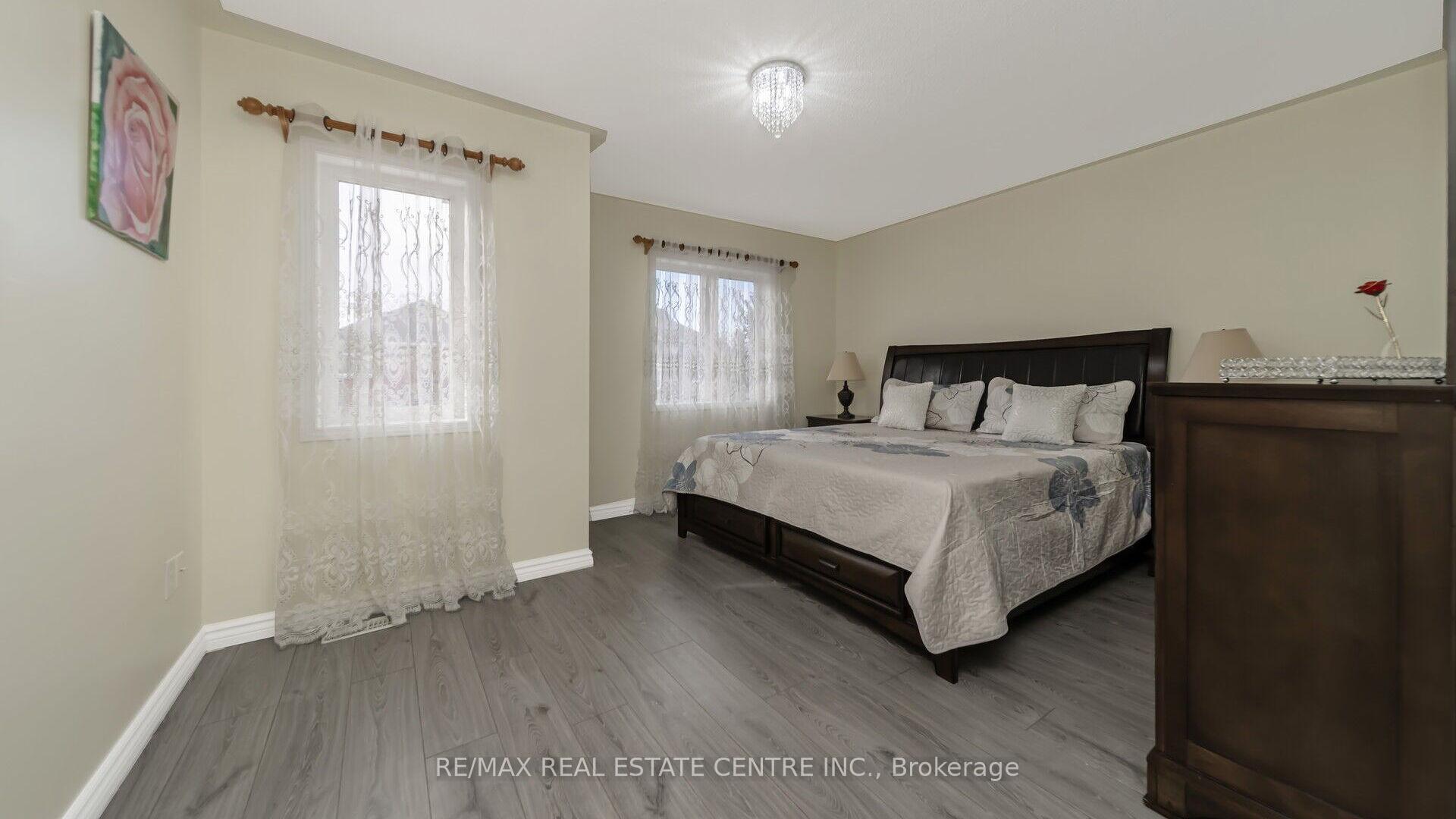 Photo 24 of 4 Chetholme Place, Halton Hills, Georgetown — HOMEH