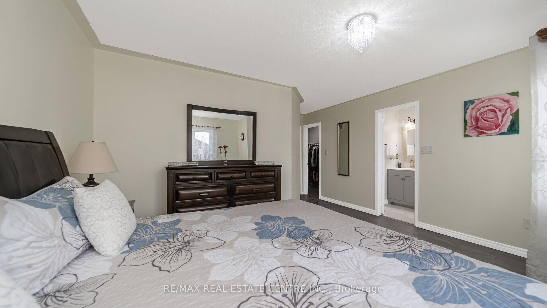 Photo 25 of 4 Chetholme Place, Halton Hills, Georgetown — HOMEH