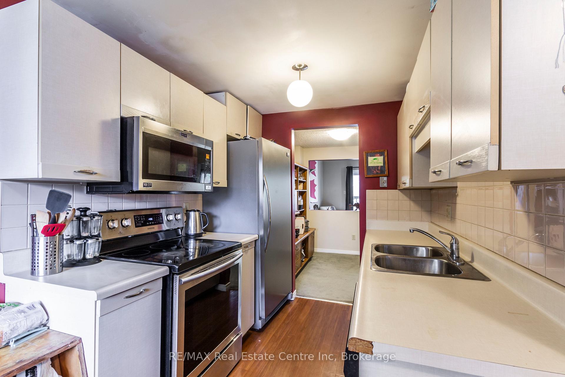 Photo 5 of 36 Koch Drive, Guelph, Kortright West — HOMEH