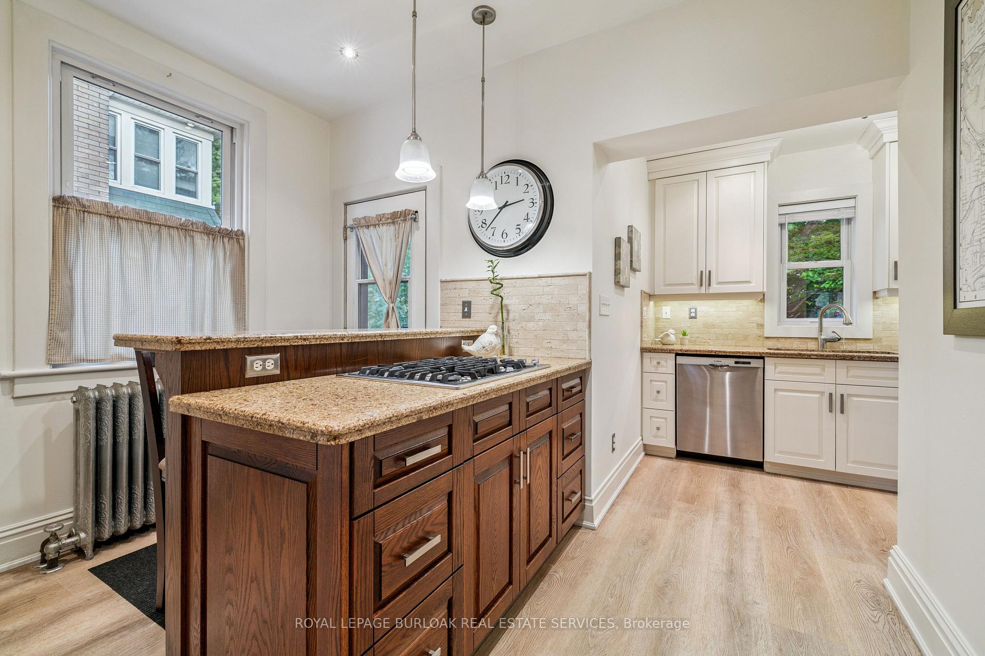 Photo 14 of 119 Prospect Street S, Hamilton, Stipley — HOMEH