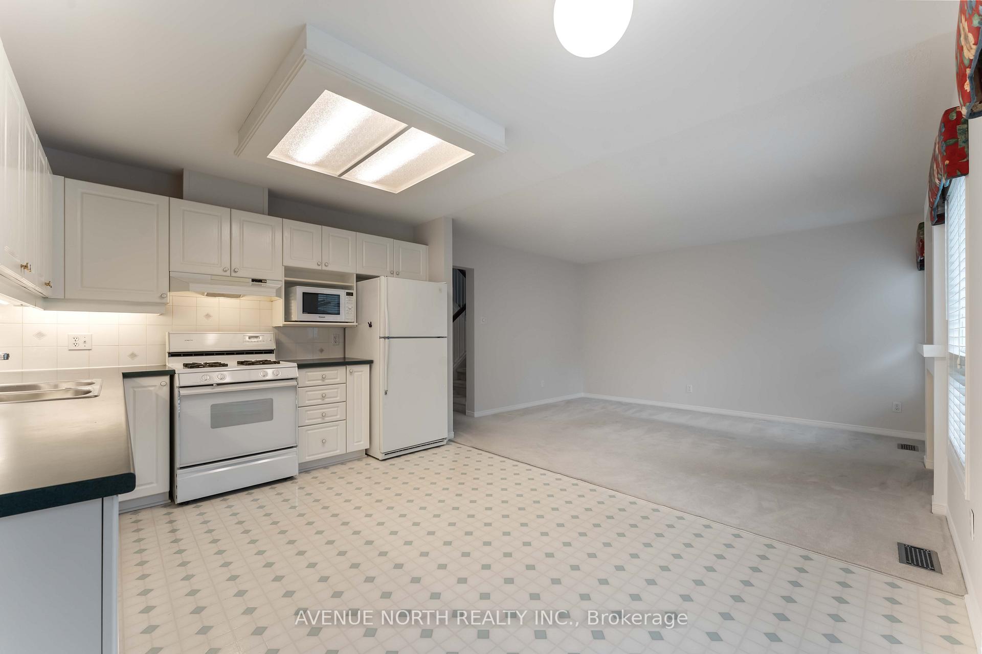 Photo 10 of 3 Windhurst Drive, Ottawa, Barrhaven East — HOMEH